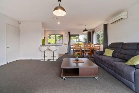 Photo of property in 4 Realm Place, Massey, Auckland, 0614