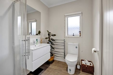 Photo of property in 8 Manatu Lane, Inglewood, 4330