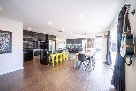 Photo of property in 103 Johnstone Drive, Fitzherbert, Palmerston North, 4410