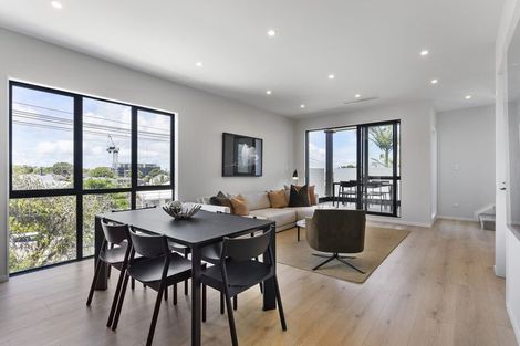 Photo of property in 2/29 Bracken Avenue, Takapuna, Auckland, 0622