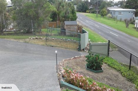 Photo of property in 64 Pacific Parade, Army Bay, Whangaparaoa, 0930