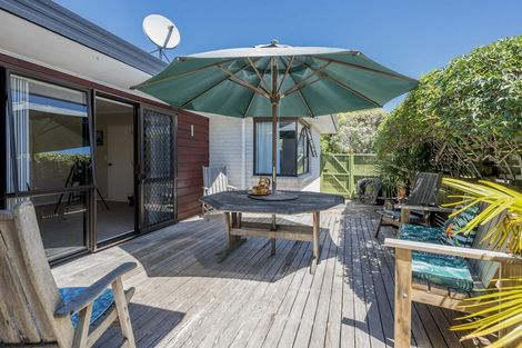 Photo of property in 68 Kapanui Road, Waikanae, 5036