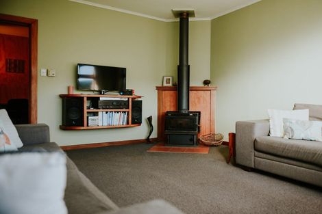 Photo of property in 45 Milton Terrace, Picton, 7220