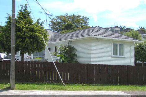 Photo of property in 28 Alfred Street, Northcote Point, Auckland, 0627