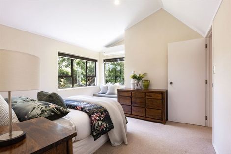 Photo of property in 20 Bernleigh Terrace, West Harbour, Auckland, 0618