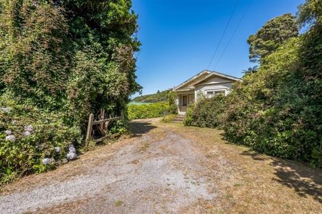 Photo of property in 46 Pekanga Road, Normandale, Lower Hutt, 5010