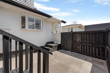 Photo of property in 3 Ussher Place, Pakuranga Heights, Auckland, 2010
