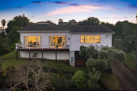 Photo of property in 9 Pah Road, Cockle Bay, Auckland, 2014