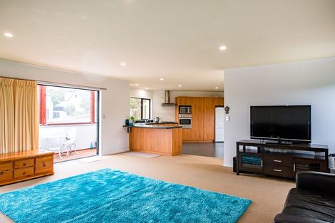 Photo of property in 8 Ruapehu Drive, Fitzherbert, Palmerston North, 4410