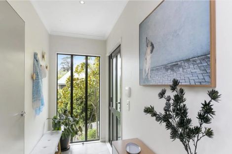 Photo of property in 16 View Road, Titahi Bay, Porirua, 5022