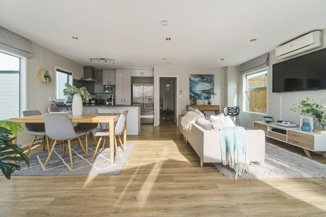 Photo of property in 15a Waipani Road, Te Atatu Peninsula, Auckland, 0610