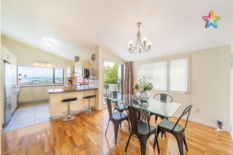 Photo of property in 93 Cedar Street, Maungaraki, Lower Hutt, 5010