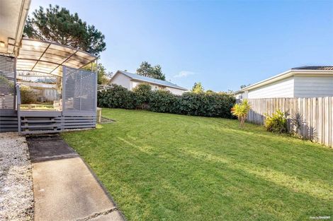 Photo of property in 15 Kayle Glen, West Harbour, Auckland, 0618