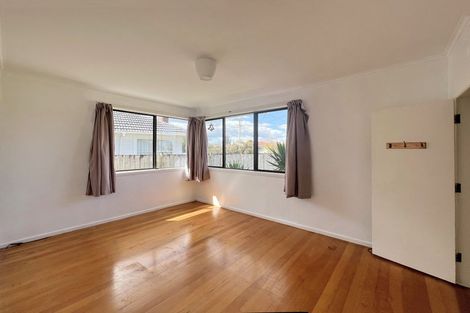 Photo of property in 11 Tiraumea Drive, Pakuranga, Auckland, 2010