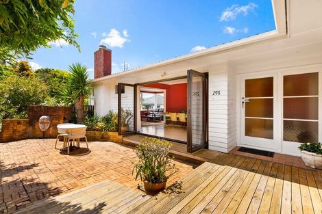 Photo of property in 296 Glenvar Road, Torbay, Auckland, 0630