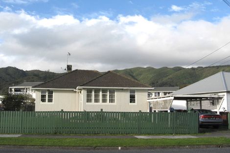 Photo of property in 17 Strand Crescent, Naenae, Lower Hutt, 5011