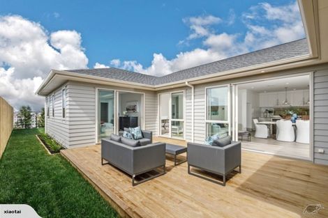Photo of property in 137 Godfrey Drive, Orewa, 0931