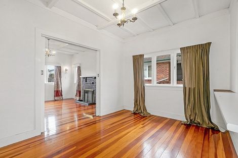 Photo of property in 16 Pasadena Avenue, Point Chevalier, Auckland, 1022