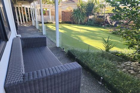 Photo of property in 102 Wiseley Road, West Harbour, Auckland, 0618