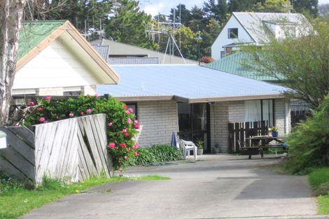Photo of property in 5b Pokapu Place, Bethlehem, Tauranga, 3110
