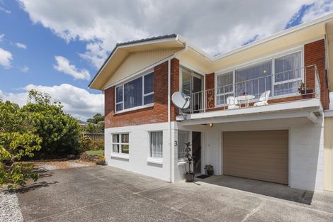 Photo of property in 3/10 Shakespeare Road, Milford, Auckland, 0620