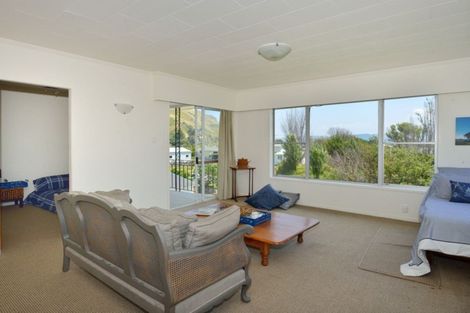 Photo of property in 69 Fortescue Street, Mahia, Nuhaka, 4198