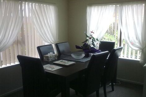 Photo of property in 6 Bosnyak Drive, Te Atatu South, Auckland, 0610