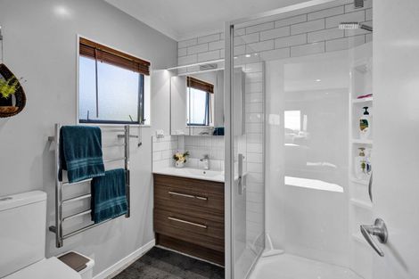 Photo of property in 82 Wallath Road, Westown, New Plymouth, 4310