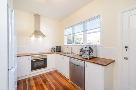 Photo of property in 32 Parata Street, Hokowhitu, Palmerston North, 4410