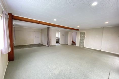 Photo of property in 23 Jellicoe Road, Murrays Bay, Auckland, 0630