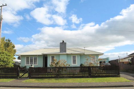 Photo of property in 33 Sutton Crescent, Papakura, 2110