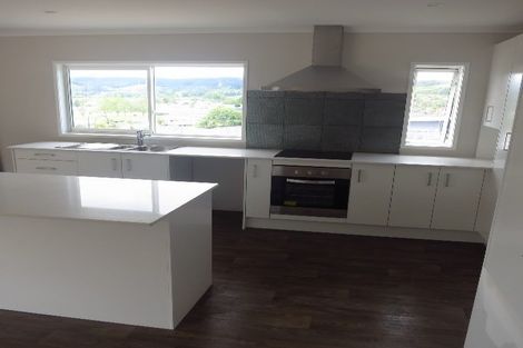 Photo of property in 28 Te Kauri Place, Helensville, 0800