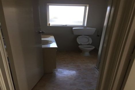 Photo of property in 2/17a Omana Road, Papatoetoe, Auckland, 2025