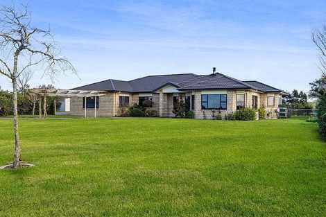 Photo of property in 393 Ketemarae Road, Normanby, Hawera, 4675