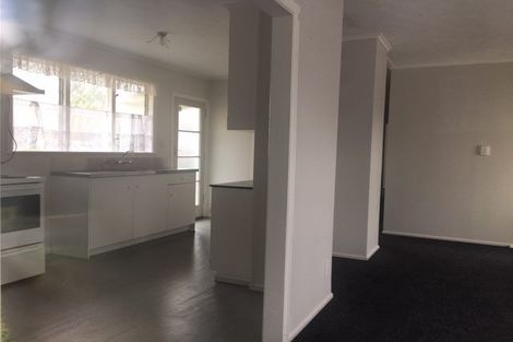 Photo of property in 37 Spence Road, Henderson, Auckland, 0612