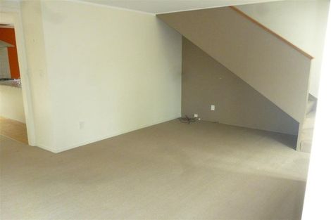 Photo of property in 2/8 Priestley Drive, Bucklands Beach, Auckland, 2014