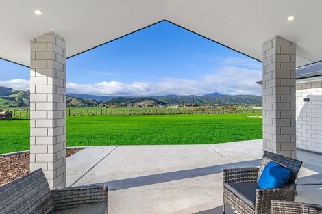 Photo of property in 28 Oriwa Lane, Levin, 5571