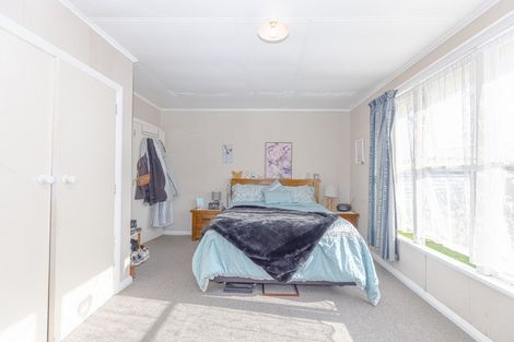 Photo of property in 8 Cross Street, Castlecliff, Whanganui, 4501