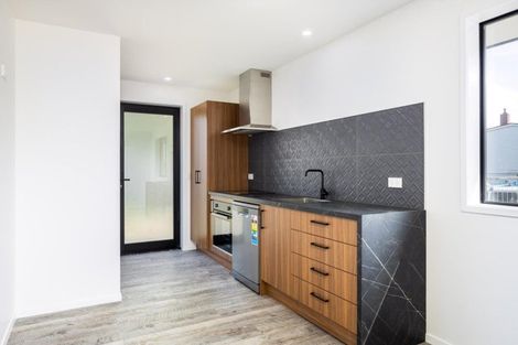 Photo of property in 6 Banks Street, Marfell, New Plymouth, 4310