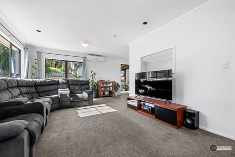 Photo of property in 112 Norana Road, Timberlea, Upper Hutt, 5018