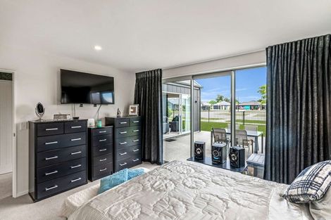 Photo of property in 8 John Raven Lane, Woodend, 7610