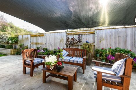 Photo of property in 44 Chestnut Close, Kelvin Grove, Palmerston North, 4414