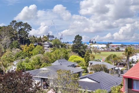 Photo of property in 1/127 Stapleford Crescent, Browns Bay, Auckland, 0630