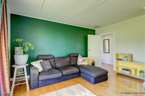 Photo of property in 11 Taupiri Crescent, Titahi Bay, Porirua, 5022