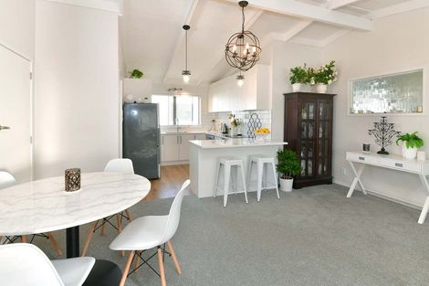 Photo of property in 19b Albatross Road, Red Beach, 0932