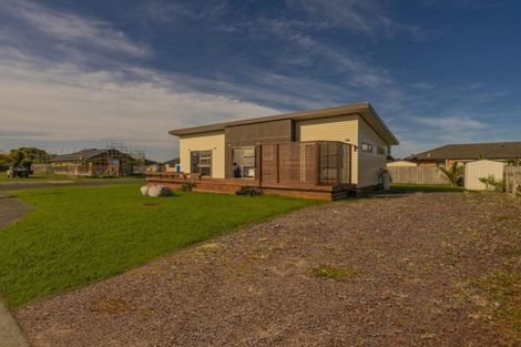 Photo of property in 1 Rena Place, Whitianga, 3510