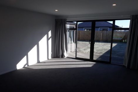 Photo of property in 10/21 Blakes Road, Belfast, Christchurch, 8051