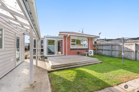 Photo of property in 18 Holyoake Crescent, Avalon, Lower Hutt, 5011