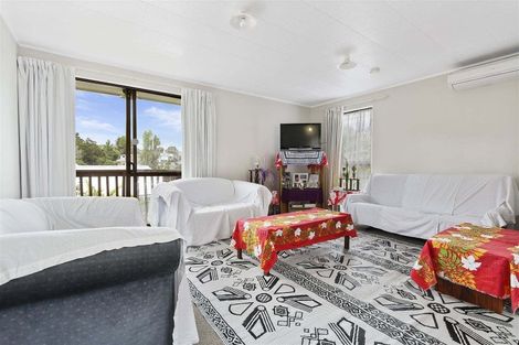 Photo of property in 15 Lilburn Crescent, Massey, Auckland, 0614