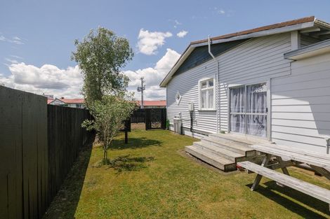 Photo of property in 2 Carey Street, Longburn, Palmerston North, 4412